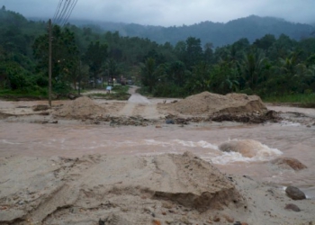 พัทลุงน้ำป่าซัดคอสะพานขาดอีกครั้ง!-หลังชาวบ้านระดมทุนซ่อมเมื่อปลายปี-–-บ้านเมือง
