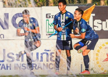 ‘โลมามหาภัย’ชนะ-–-นักรบเซไลรัวบั้งไฟ-–-ช้างป่ายำทหารเสือเจ้าตาก-–-หนังสือพิมพ์แนวหน้า